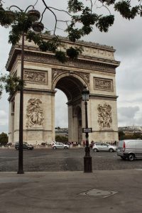 Paryż Pola Elizejskie Łuk Triumfalny stolica Francja