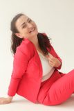 Sesja kobieca w minimalistycznym wnętrzu w Poznaniu