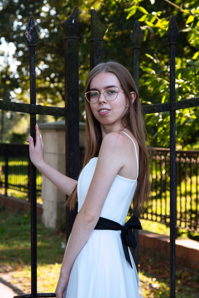 urodziny fotografia portretowa portret plener Rydzyna park pałac 18tka 18-naste