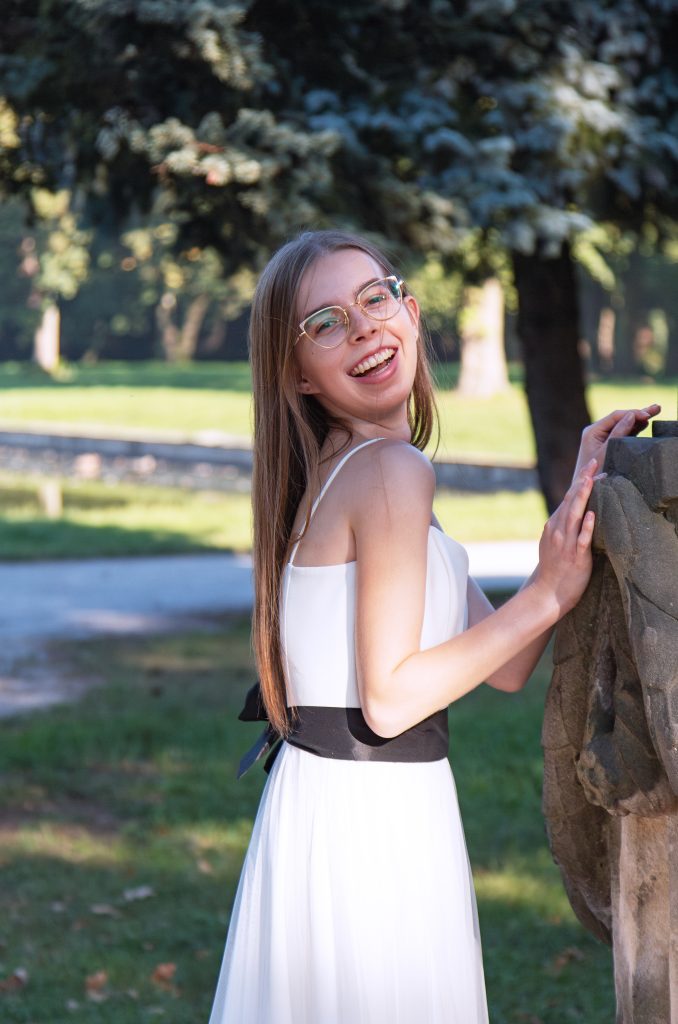 urodziny fotografia portretowa portret plener Rydzyna park pałac 18tka 18-naste