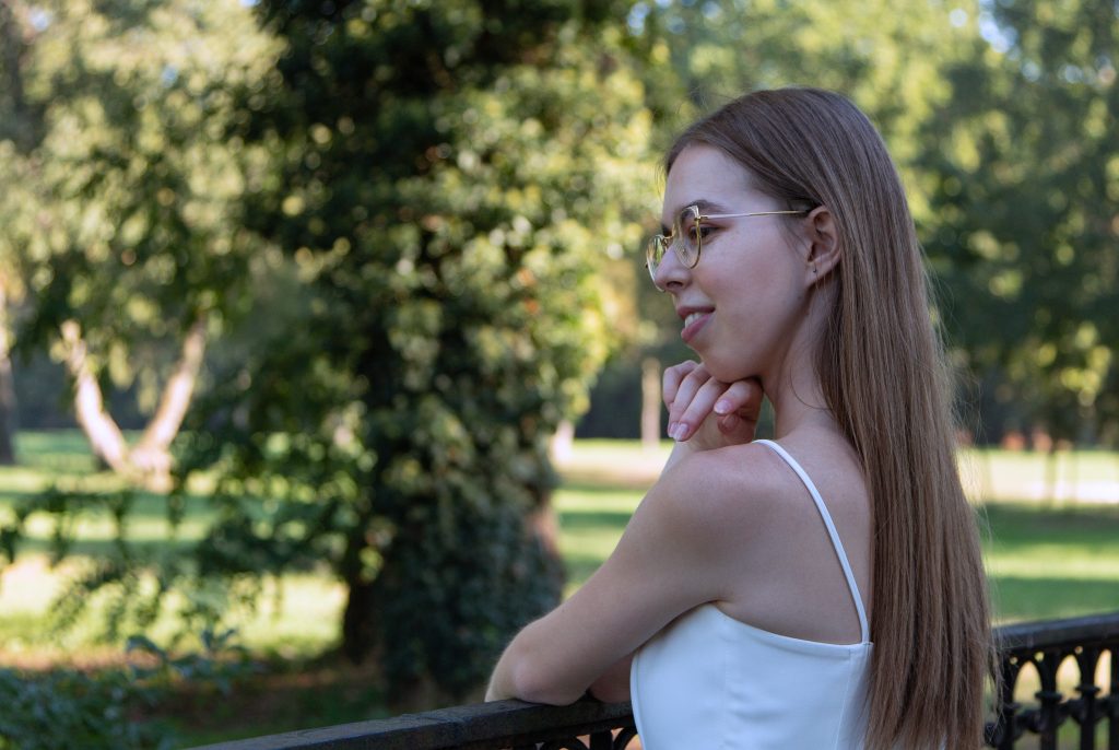 urodziny fotografia portretowa portret plener Rydzyna park pałac 18tka 18-naste