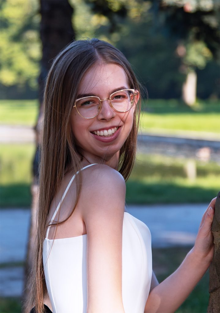 urodziny fotografia portretowa portret plener Rydzyna park pałac 18tka 18-naste